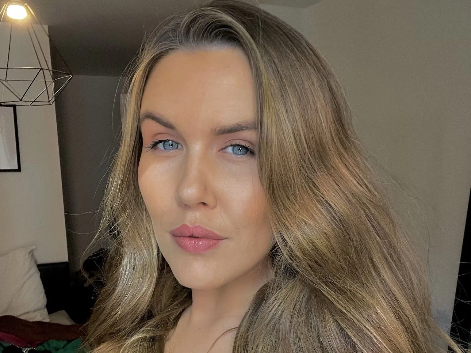 Live sex webcam photo for ArianaAmour #3391279