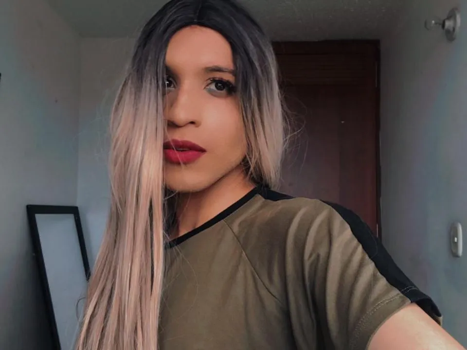 Live sex webcam photo for emmaqn #3401888