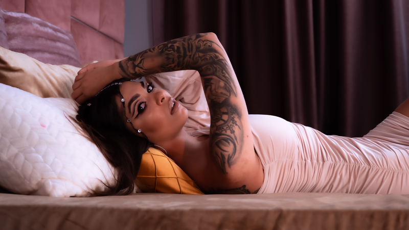 Live sex webcam photo for KyraReeves #3438174