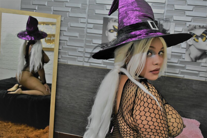 Live sex webcam photo for OriannaSmith #3623862