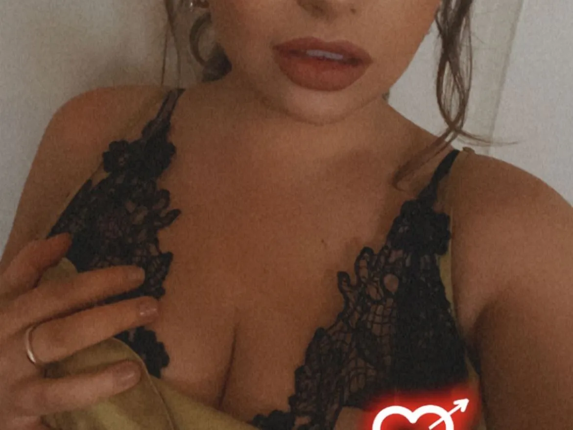 Live sex webcam photo for LillieOakley #3446489