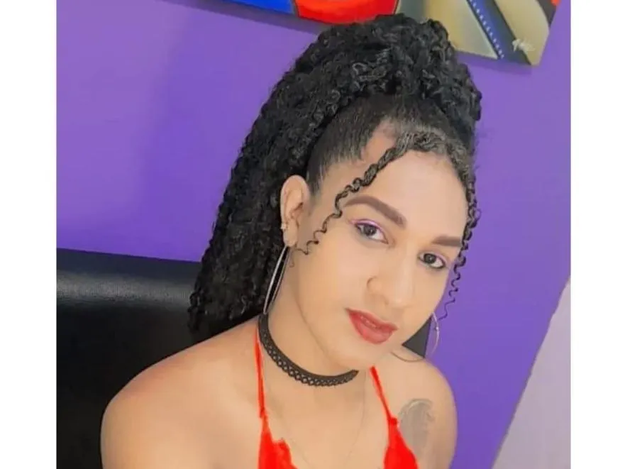 Live sex webcam photo for ClhoeAva #3389830