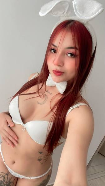 Live sex webcam photo for EmilyMason #3605092