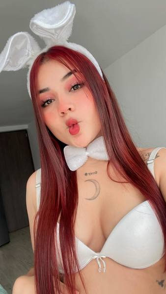 Live sex webcam photo for EmilyMason #3605094