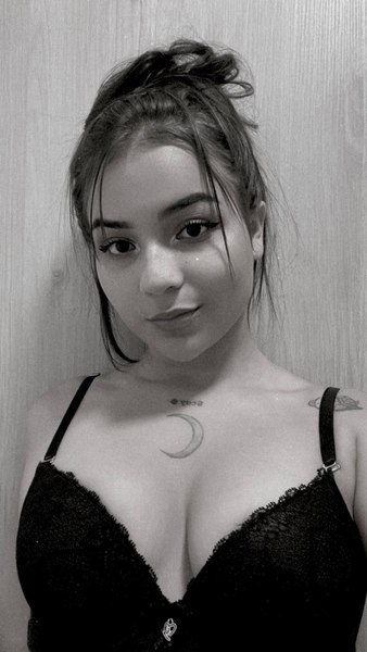 Live sex webcam photo for EmilyMason #3480147