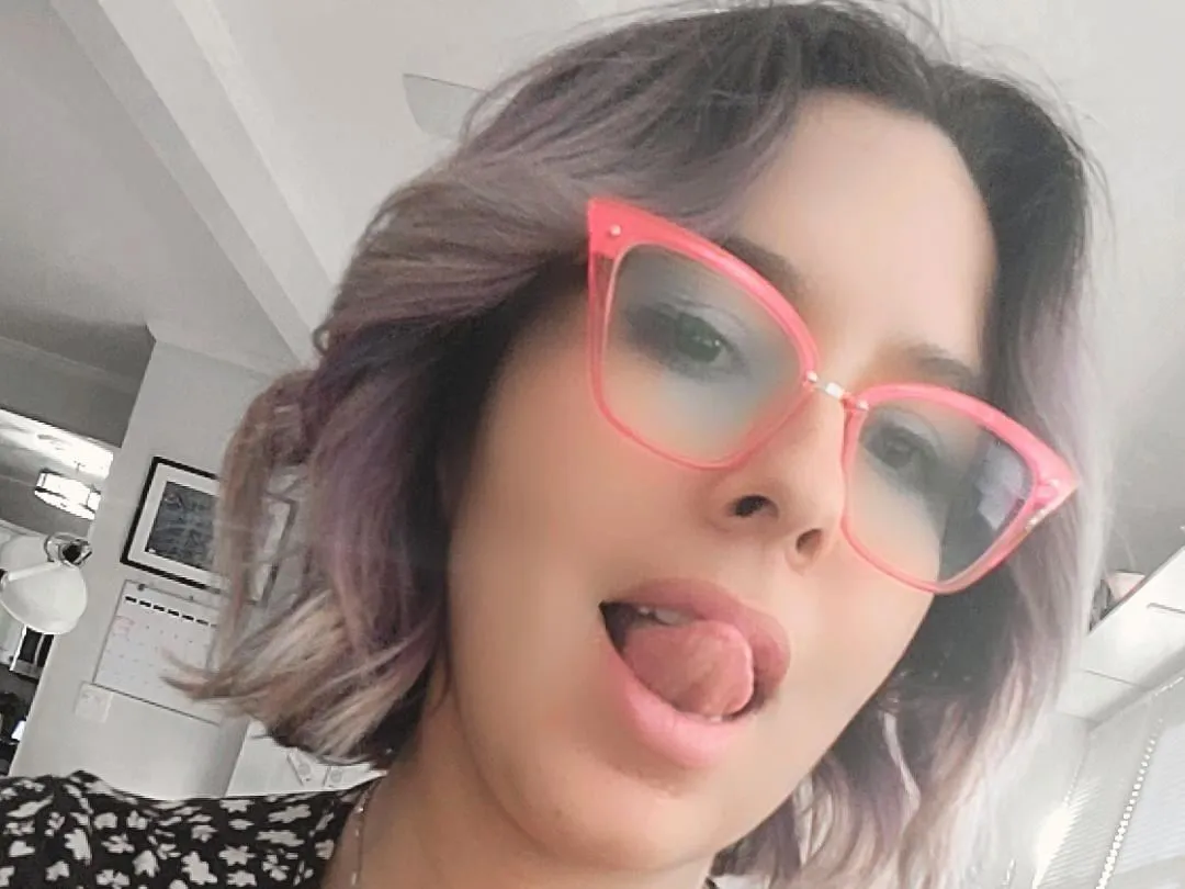 Live sex webcam photo for SecretsAreMoreFun #3391196