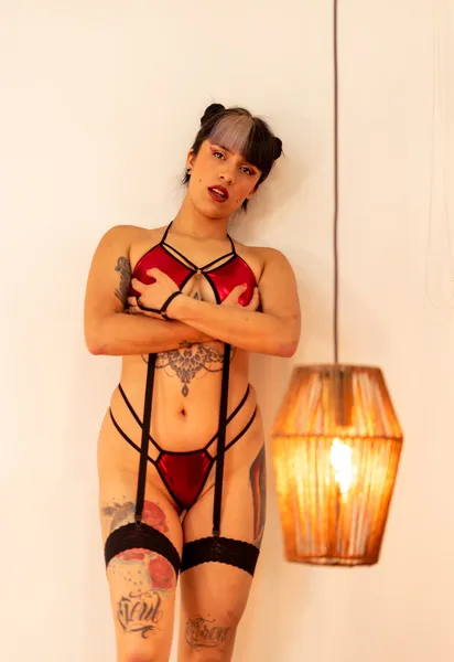 Live sex webcam photo for RoxanneDiior #3572082