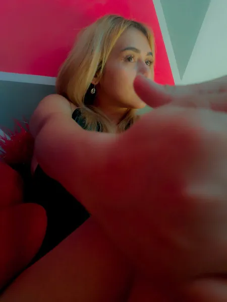 Live sex webcam photo for CAMIILAHERNANDEZ #3412598