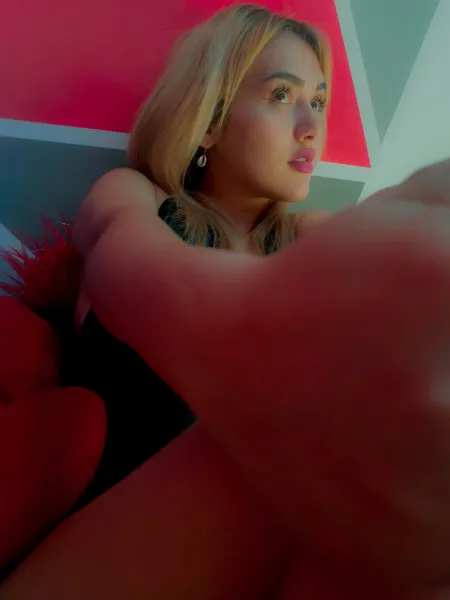 Live sex webcam photo for CAMIILAHERNANDEZ #3412594