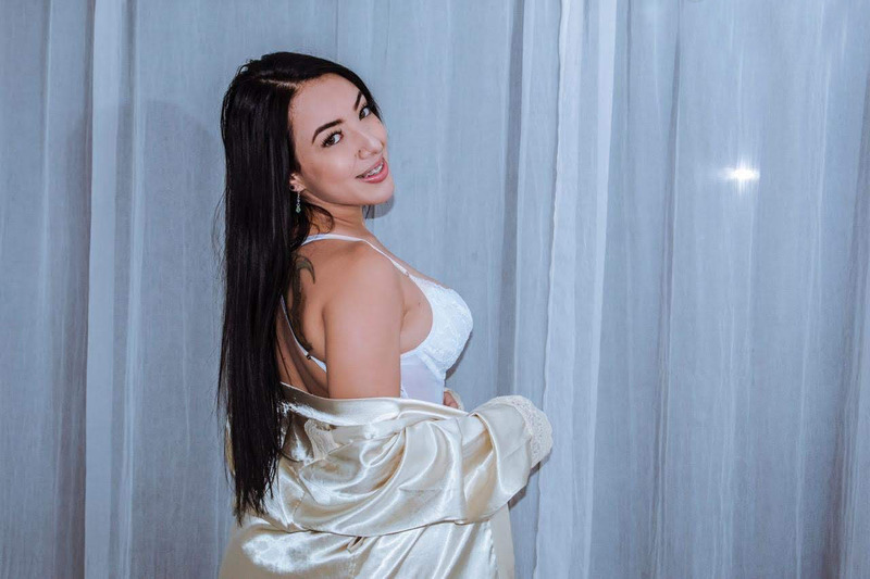 Live sex webcam photo for MaiaWoods #3441731