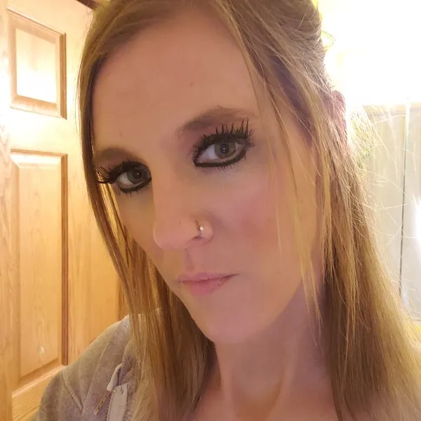 Live sex webcam photo for DaisyMae28 #5863812