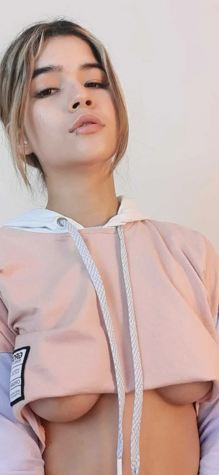 Live sex webcam photo for ScarlettZhen #7903191