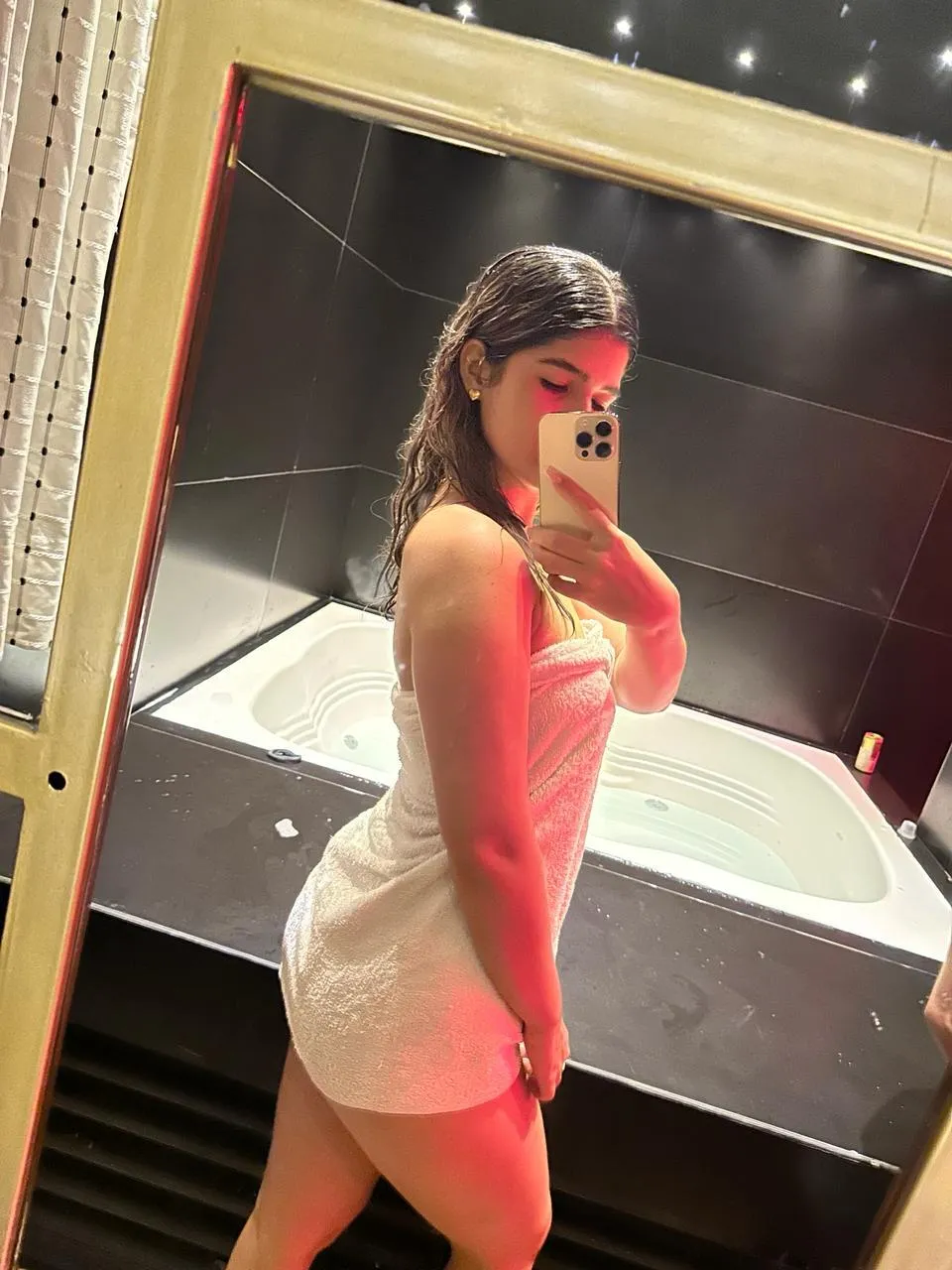 Live sex webcam photo for ScarlettZhen #7903552