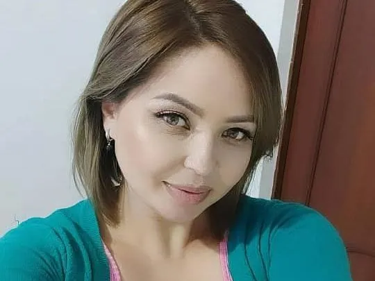 Live sex webcam photo for Bloombombom #3500028