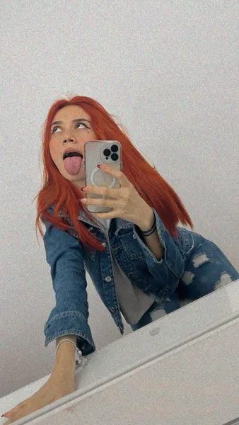 Live sex webcam photo for AmyJuliett18 #3436201