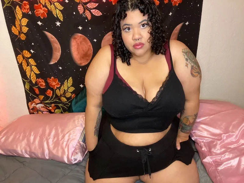 Live sex webcam photo for HazelMoonx #3534685