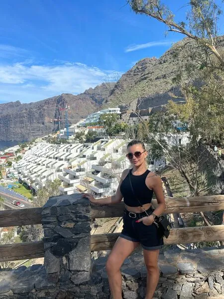 Live sex webcam photo for AmiraBells #3654539