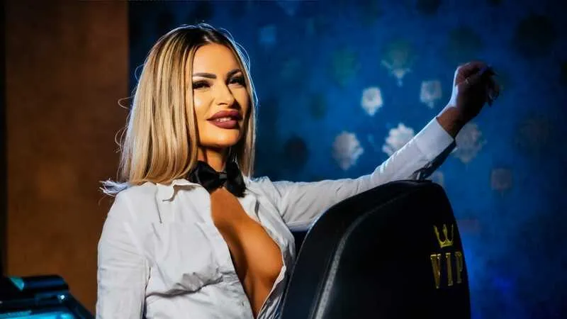 Live sex webcam photo for AmiraBells #3771870