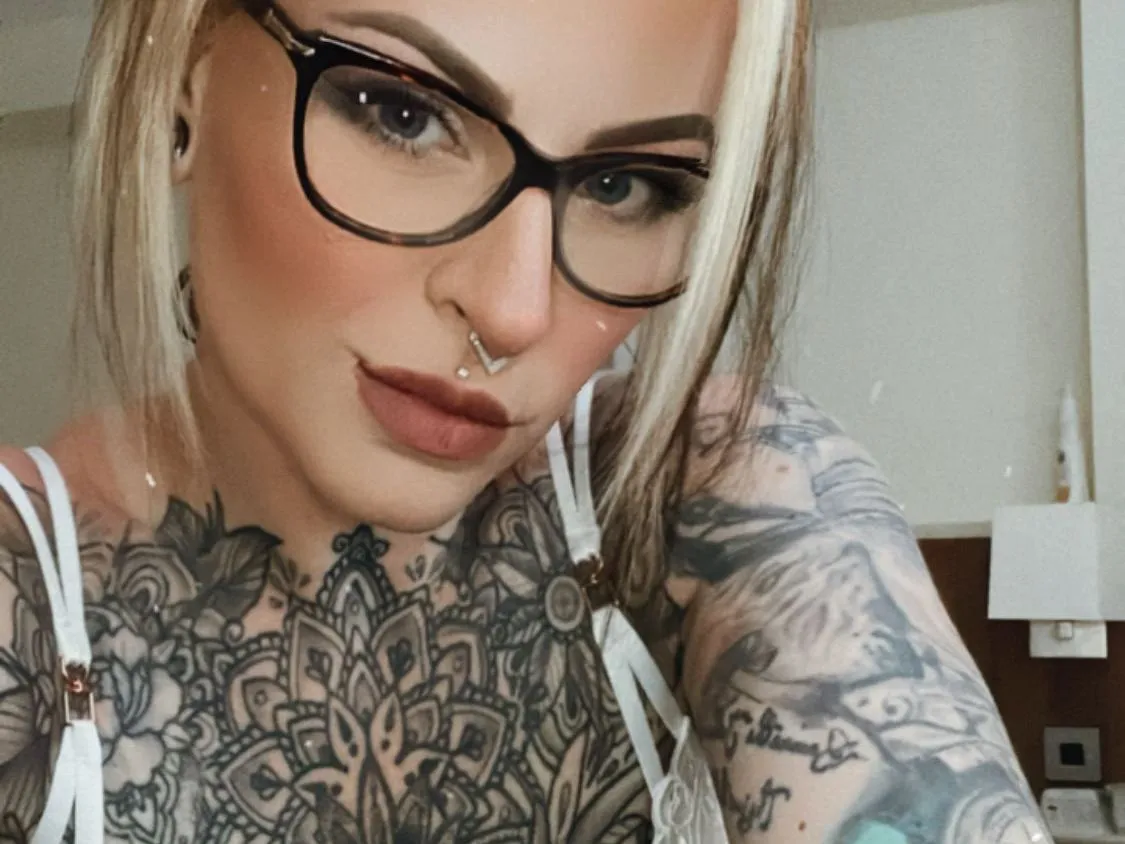 Live sex webcam photo for PersephonePeachh #3432972