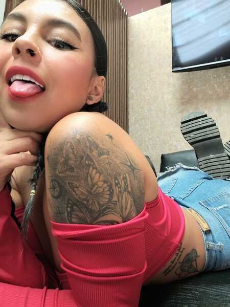 Live sex webcam photo for NenaBlack #7906529