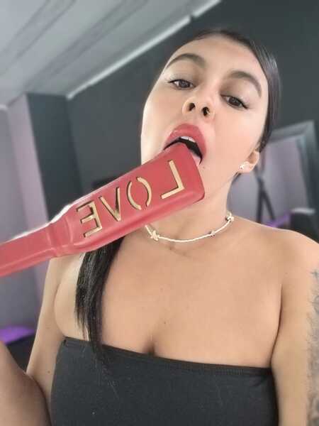 Live sex webcam photo for NenaBlack #7906533