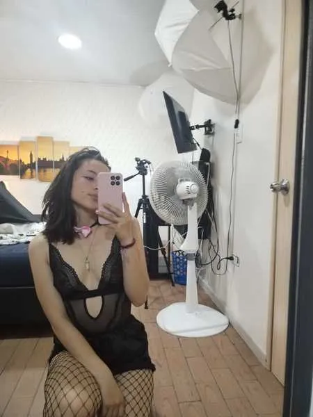 Live sex webcam photo for HannaPaws #3535560