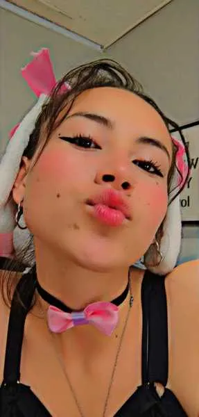 Live sex webcam photo for HannaPaws #3535559