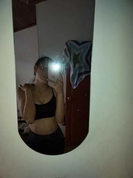 Live sex webcam photo for HannaPaws #3514159