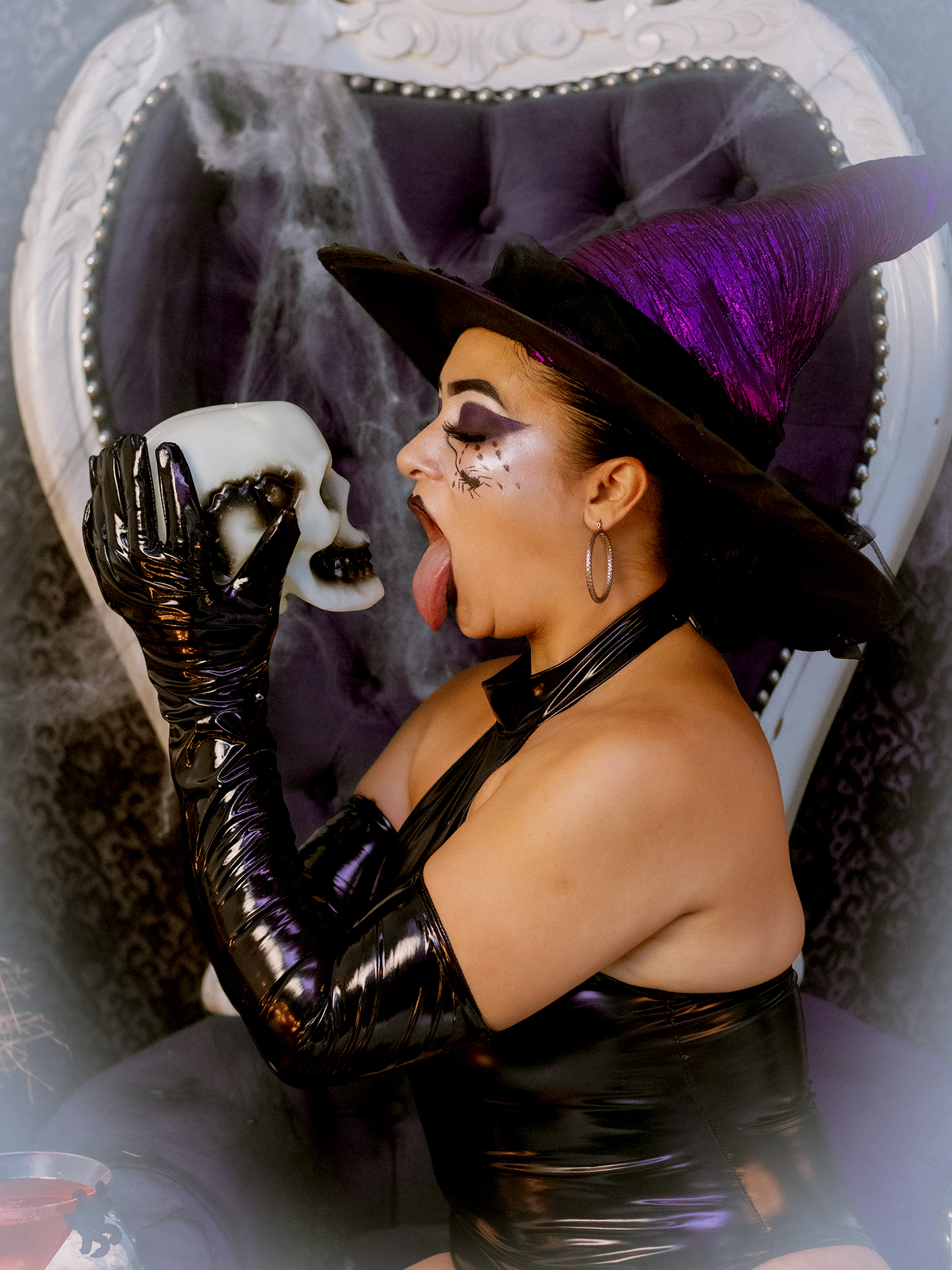 Live sex webcam photo for AngieeWill #7786762