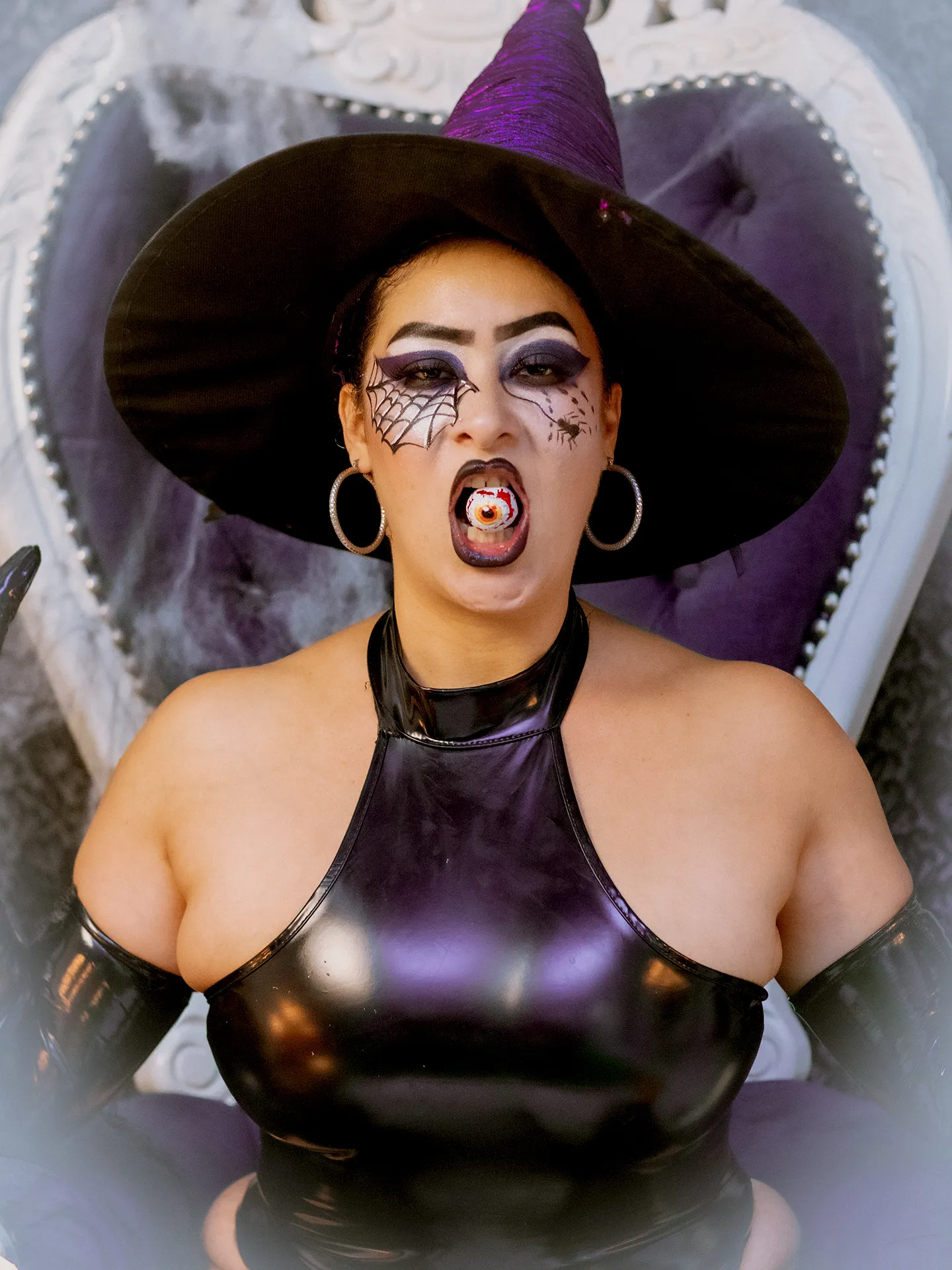 Live sex webcam photo for AngieeWill #7786761