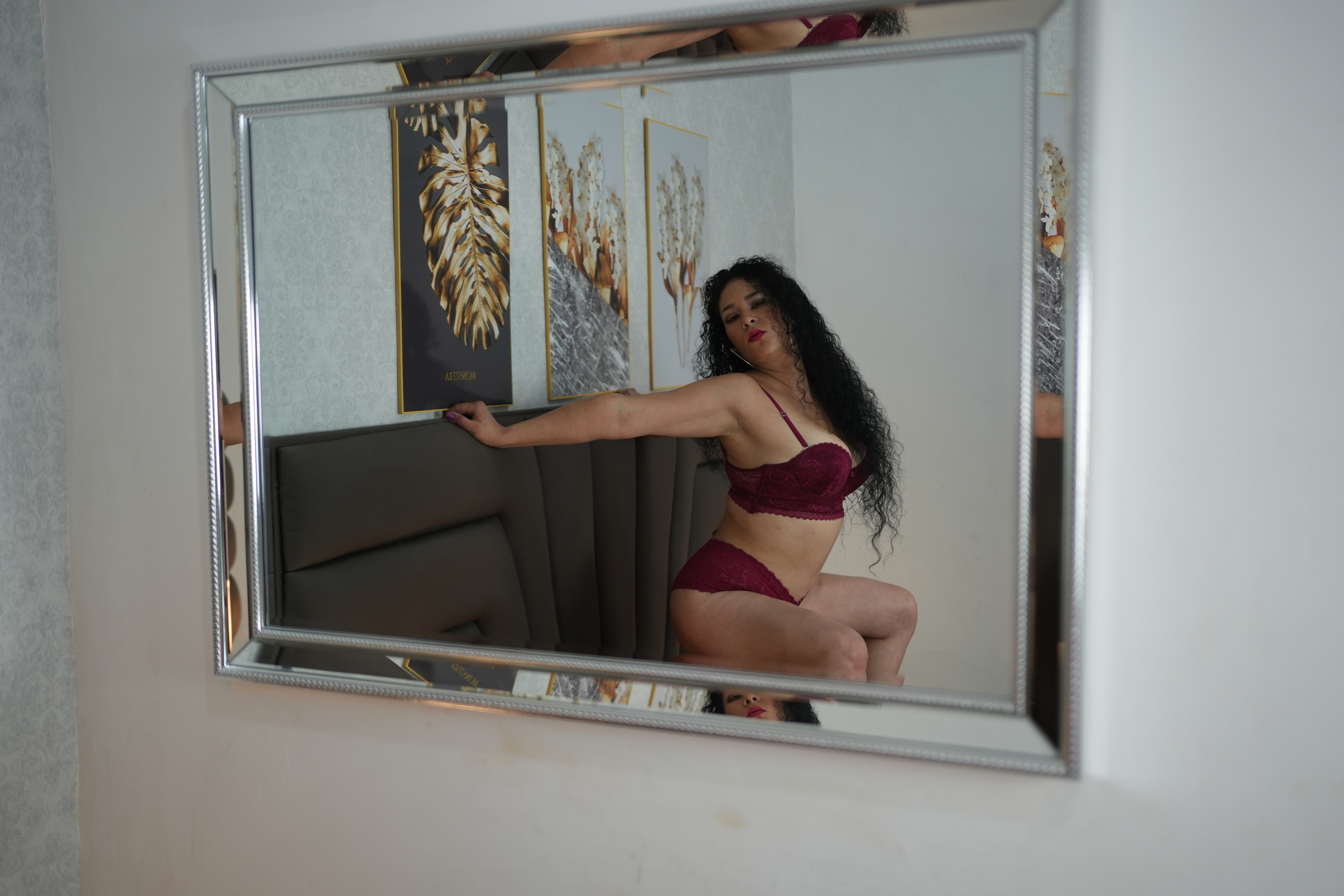 Live sex webcam photo for AngieeWill #7786398