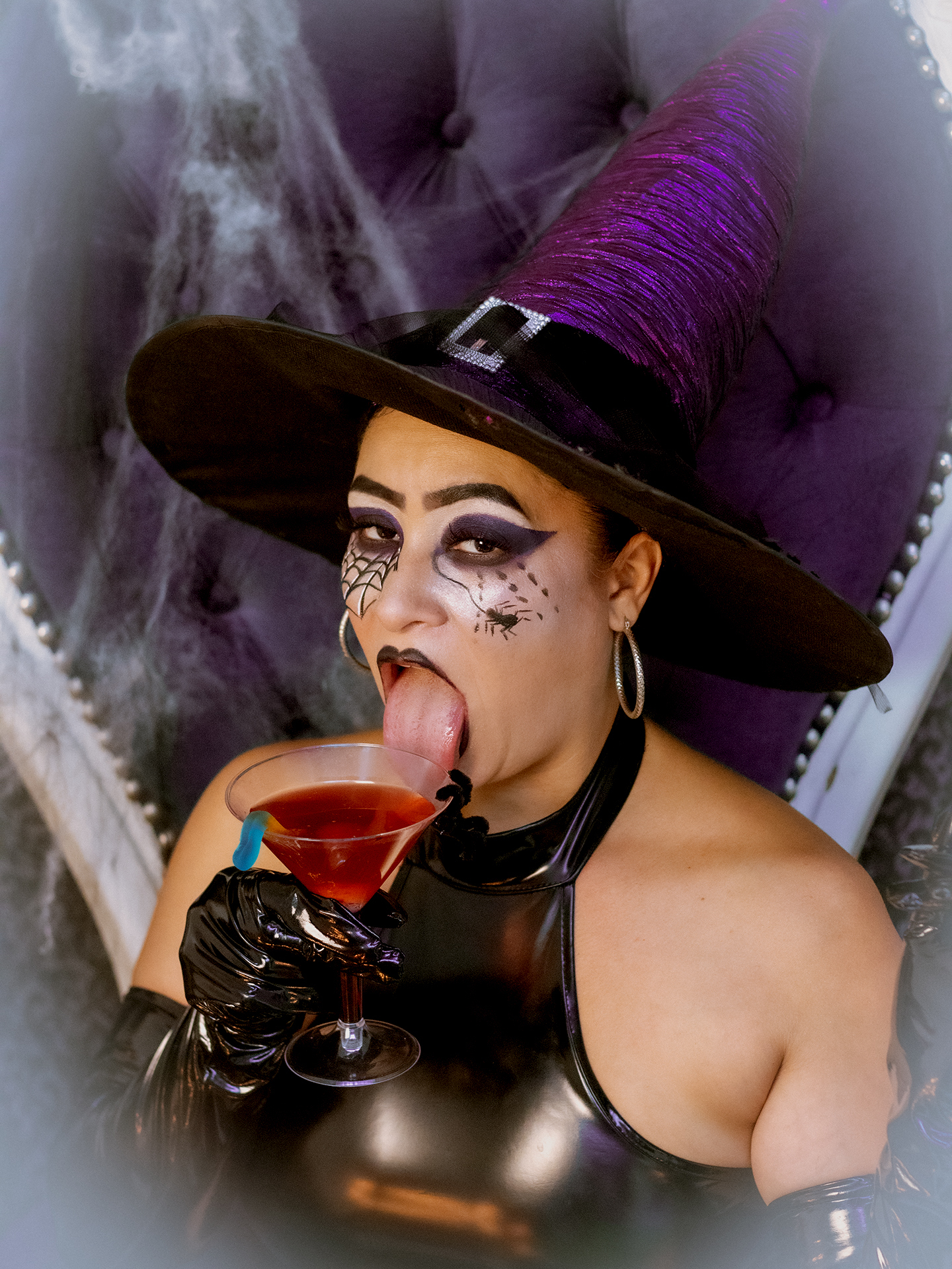 Live sex webcam photo for AngieeWill #7786758