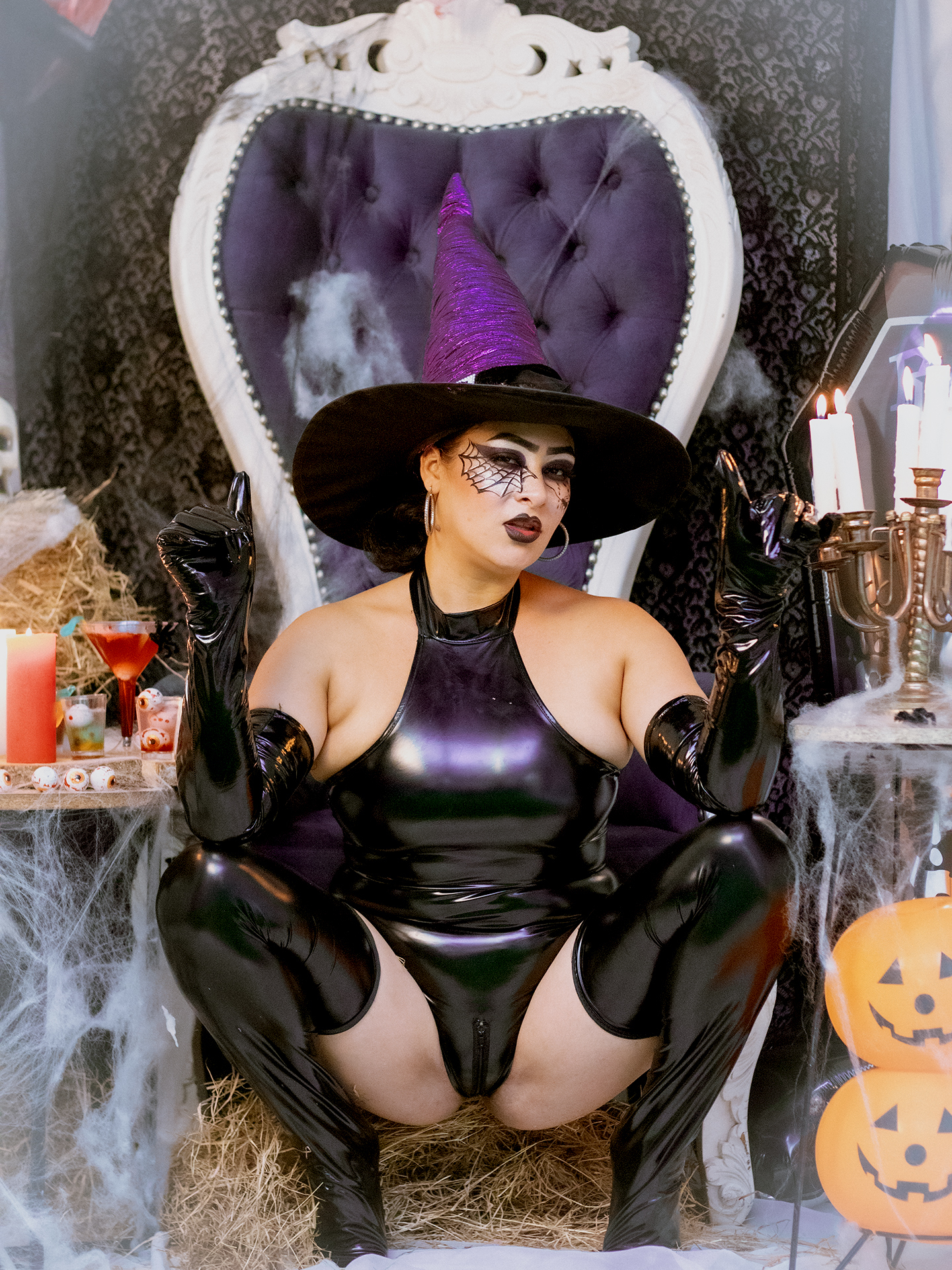 Live sex webcam photo for AngieeWill #7786791