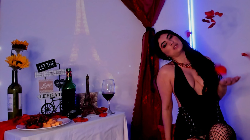 Live sex webcam photo for TalianaGrey #3678840