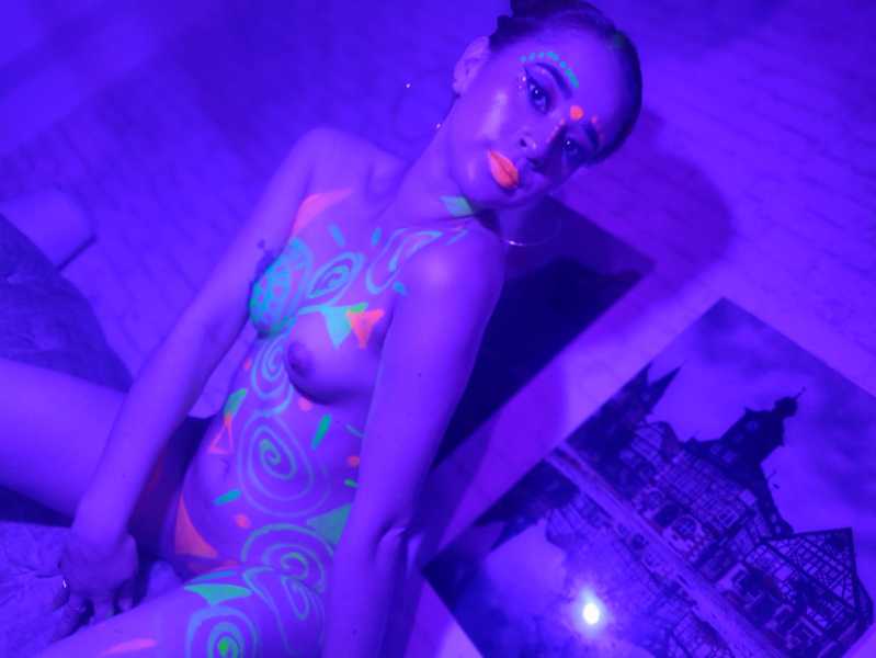 Live sex webcam photo for EmmaJaegger #3525119