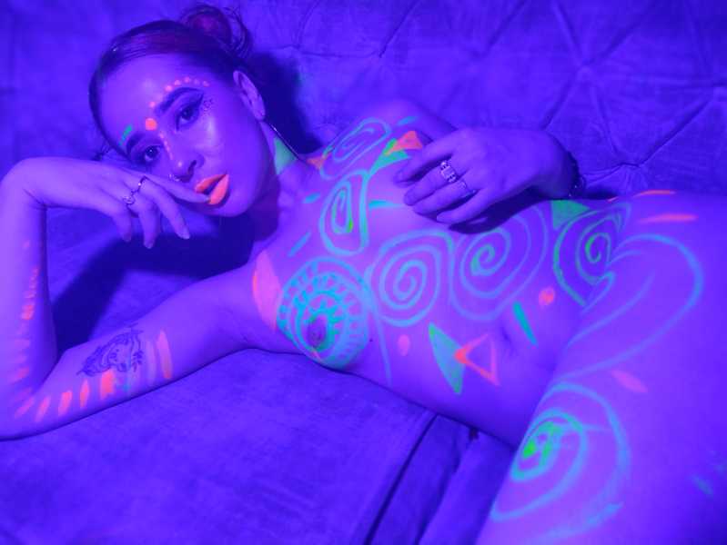 Live sex webcam photo for EmmaJaegger #3525113