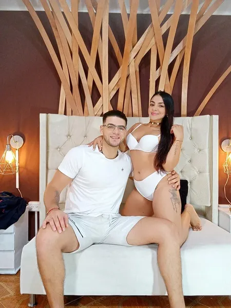 Live sex webcam photo for agathaandthom #3475227