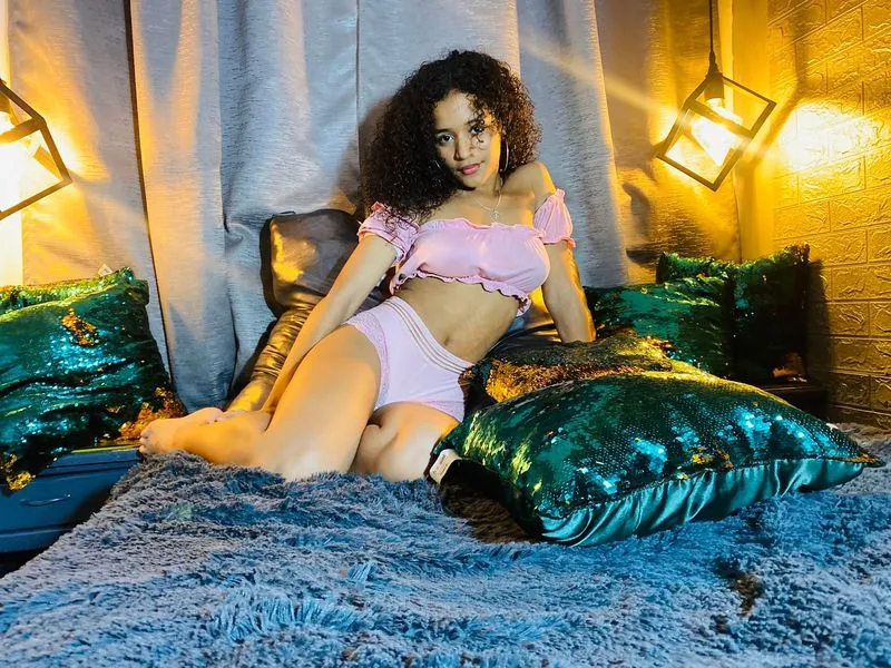 Live sex webcam photo for XimenaStella #3600397