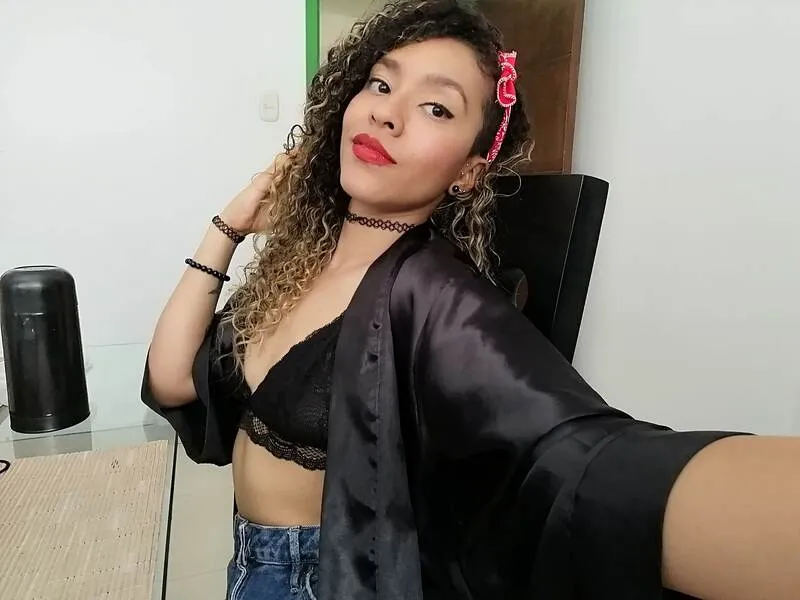 Live sex webcam photo for ZoeeGruber #5379592