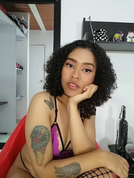 Live sex webcam photo for ZoeeGruber #5379924