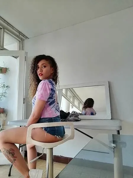 Live sex webcam photo for ZoeeGruber #5379703