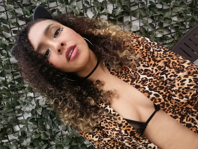 Live sex webcam photo for ZoeeGruber #5379773