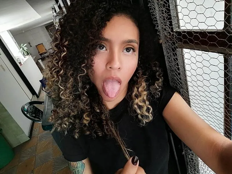 Live sex webcam photo for ZoeeGruber #5379758