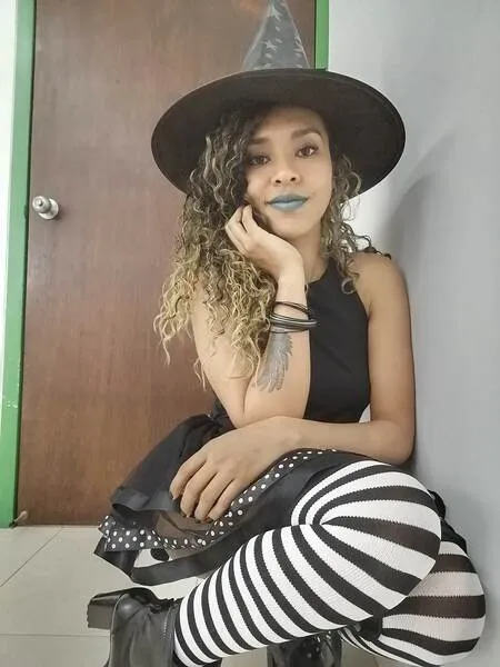 Live sex webcam photo for ZoeeGruber #5379586