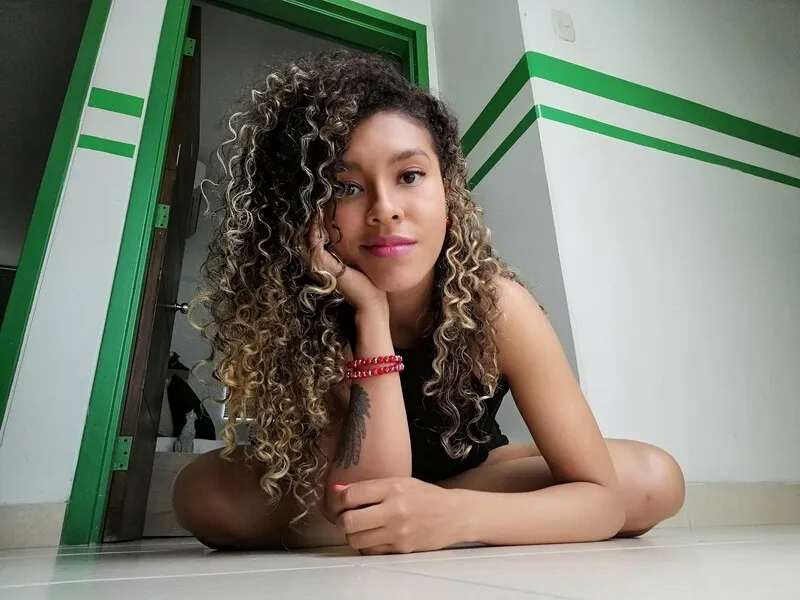 Live sex webcam photo for ZoeeGruber #5379612