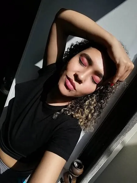 Live sex webcam photo for ZoeeGruber #5379771