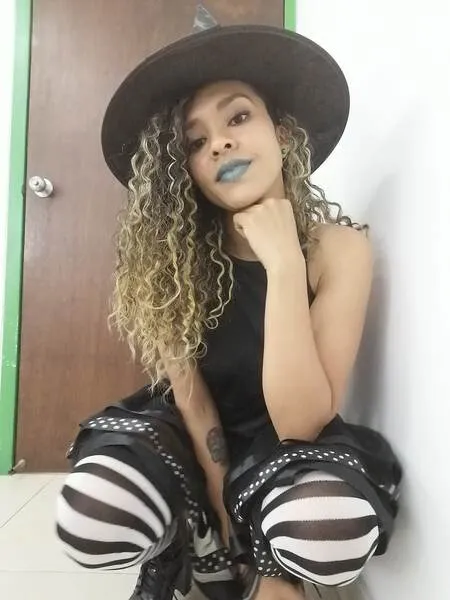 Live sex webcam photo for ZoeeGruber #5379585