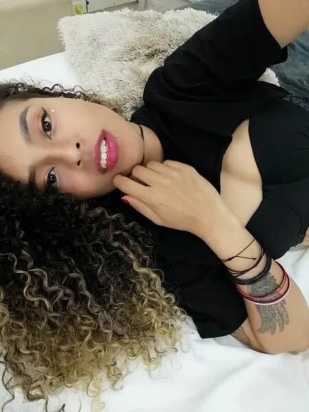 Live sex webcam photo for ZoeeGruber #5379669