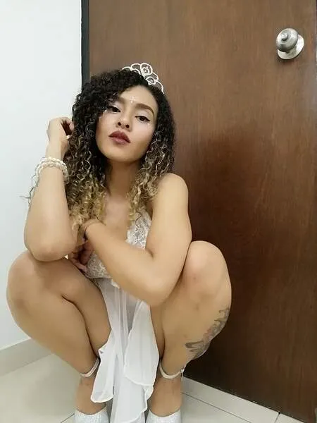 Live sex webcam photo for ZoeeGruber #5379716