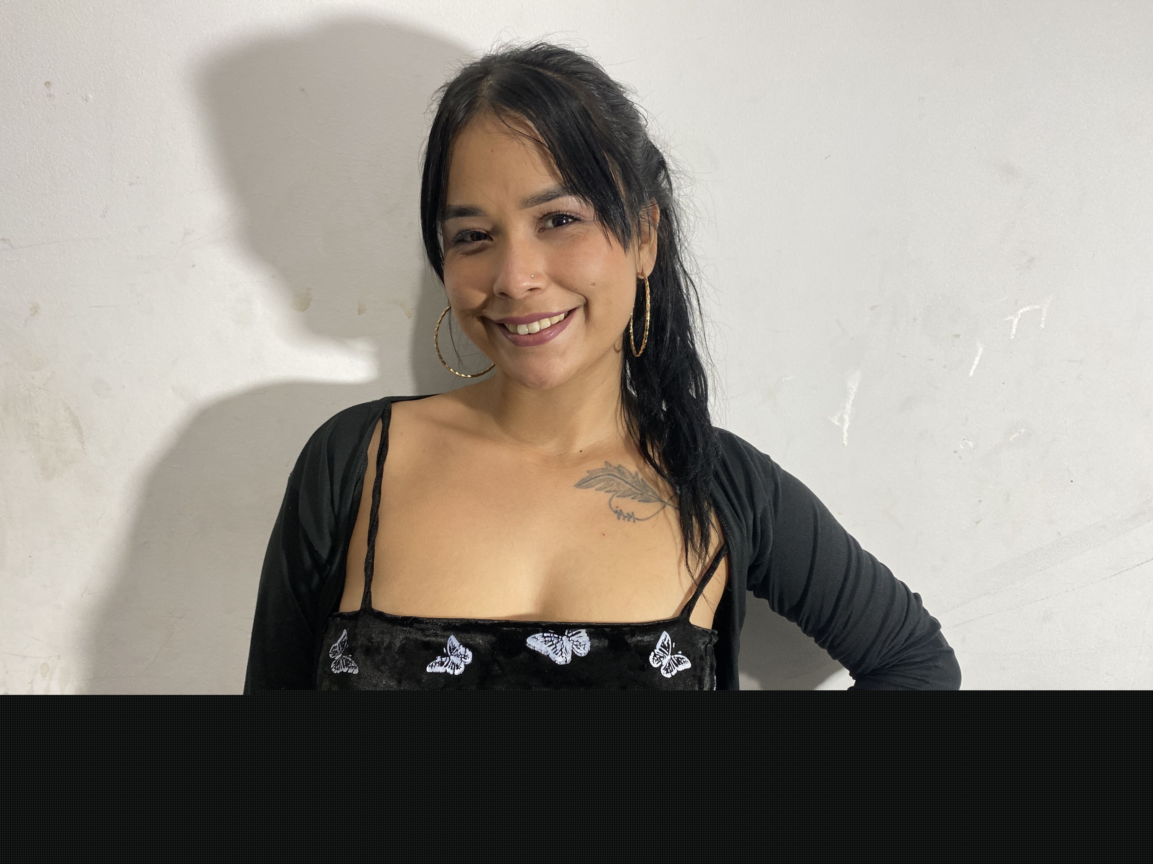 Live sex webcam photo for IsabellaAndMia #3446787